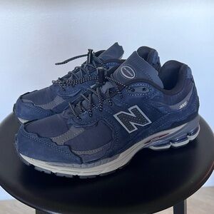 **SOLD** Women’s New Balance 2002R Sneakers Navy Blue size US W 6.5